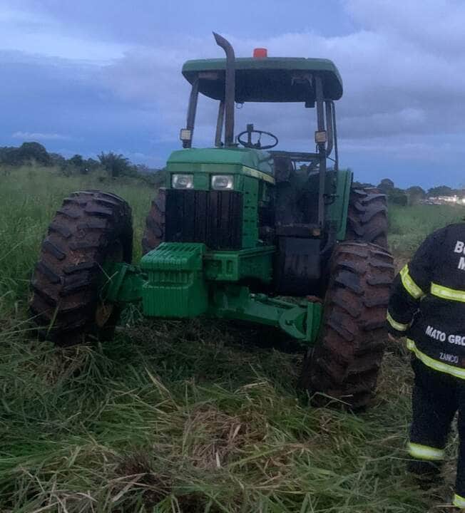 Incêndio em trator é combatido pelo Corpo de Bombeiros Militar_66105fc72ead0.jpeg